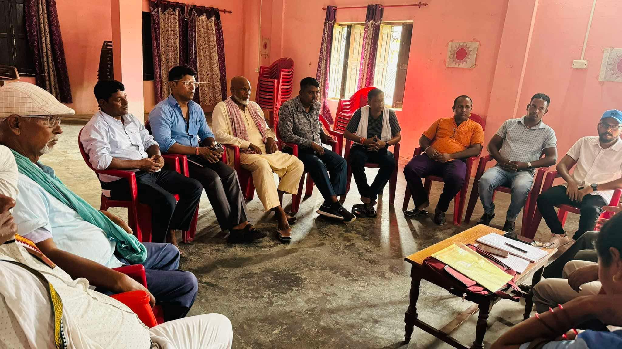 पर्सा मा एमालेका क्षेत्रीय कमाण्डरले सम्हाले आज देखि जिम्मेवारी, क्षेत्रिय संयोजकलाई मनोनयन पत्र प्रदान-