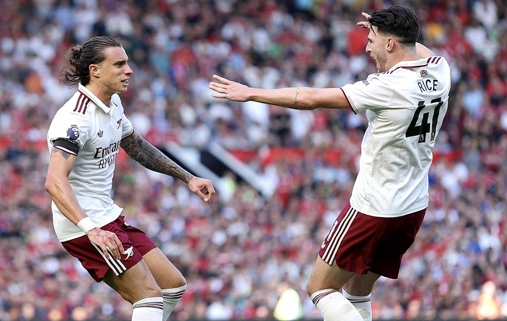 म्यानचेस्टर युनाइटेड आर्सनलसँग स्तब्ध