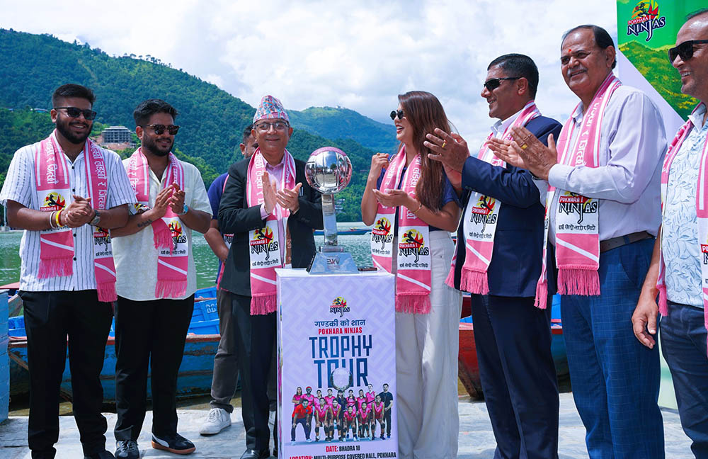 एभरेस्ट महिला भलिबल लिगको ट्रफी सार्वजनिक