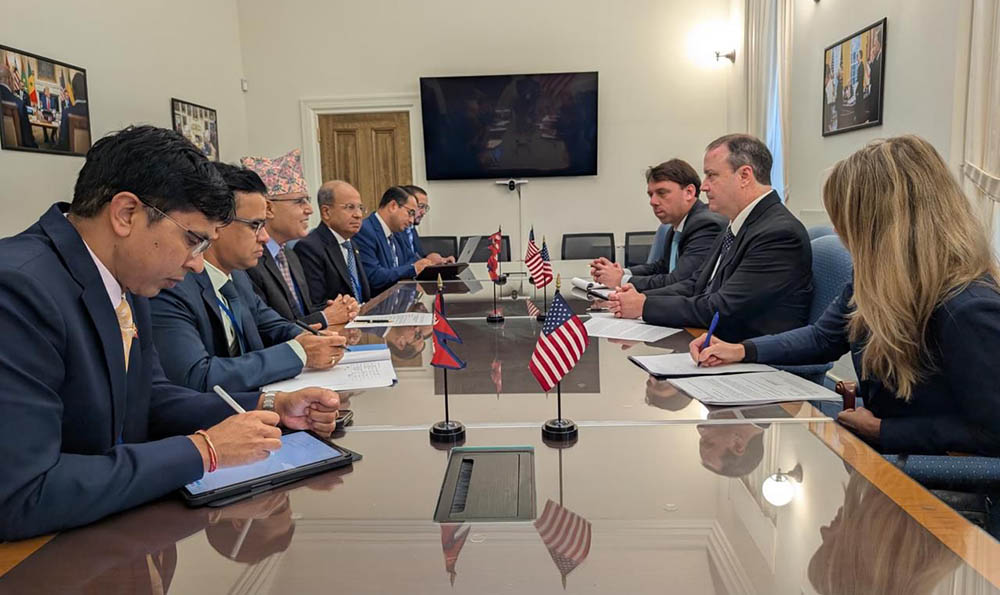 अर्थमन्त्री खनालको अमेरिकी उच्च पदस्थ अधिकारी र विभिन्न दातृनिकायसँग छलफल