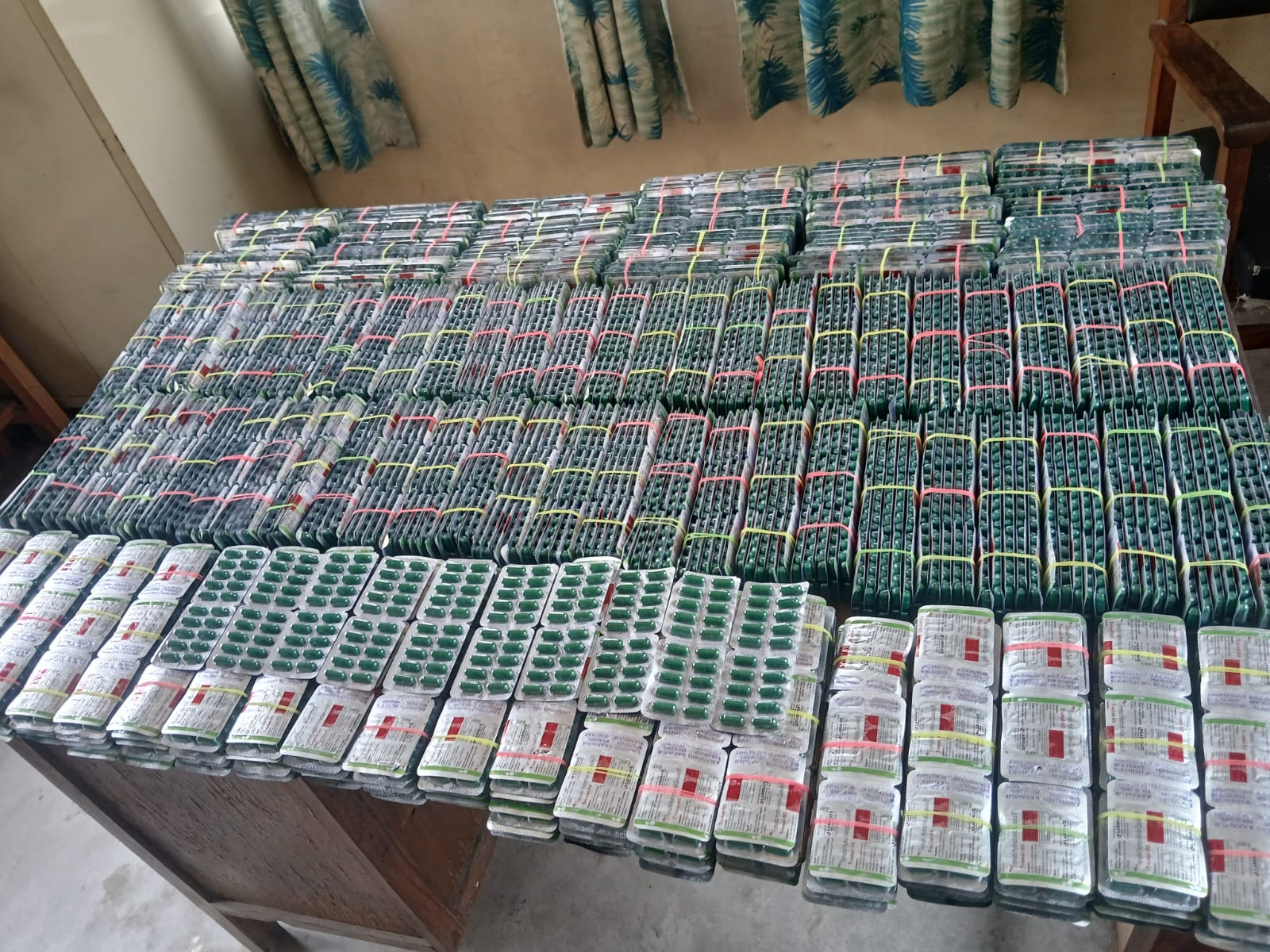 प्रतिबन्धित लागु औषध सहित एक जना भारतीय नागरिक पक्राउ-