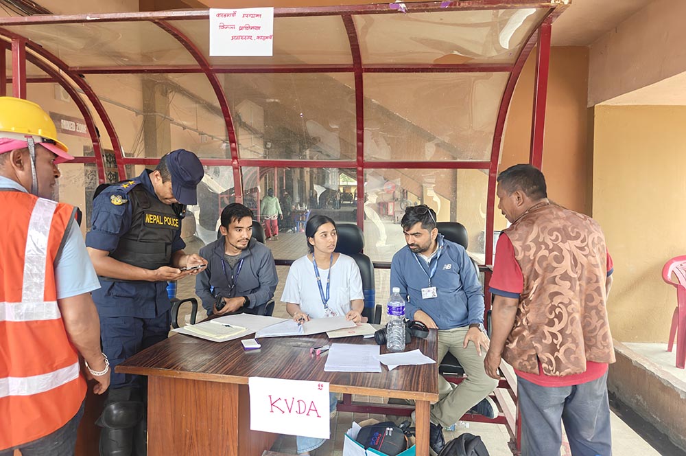 थापाथलीस्थित बस्तिका घरवारविहीन बताउने १३ जनालाई सुन्दरीघाटस्थित राधास्वामी सत्संग पुर्याइयो